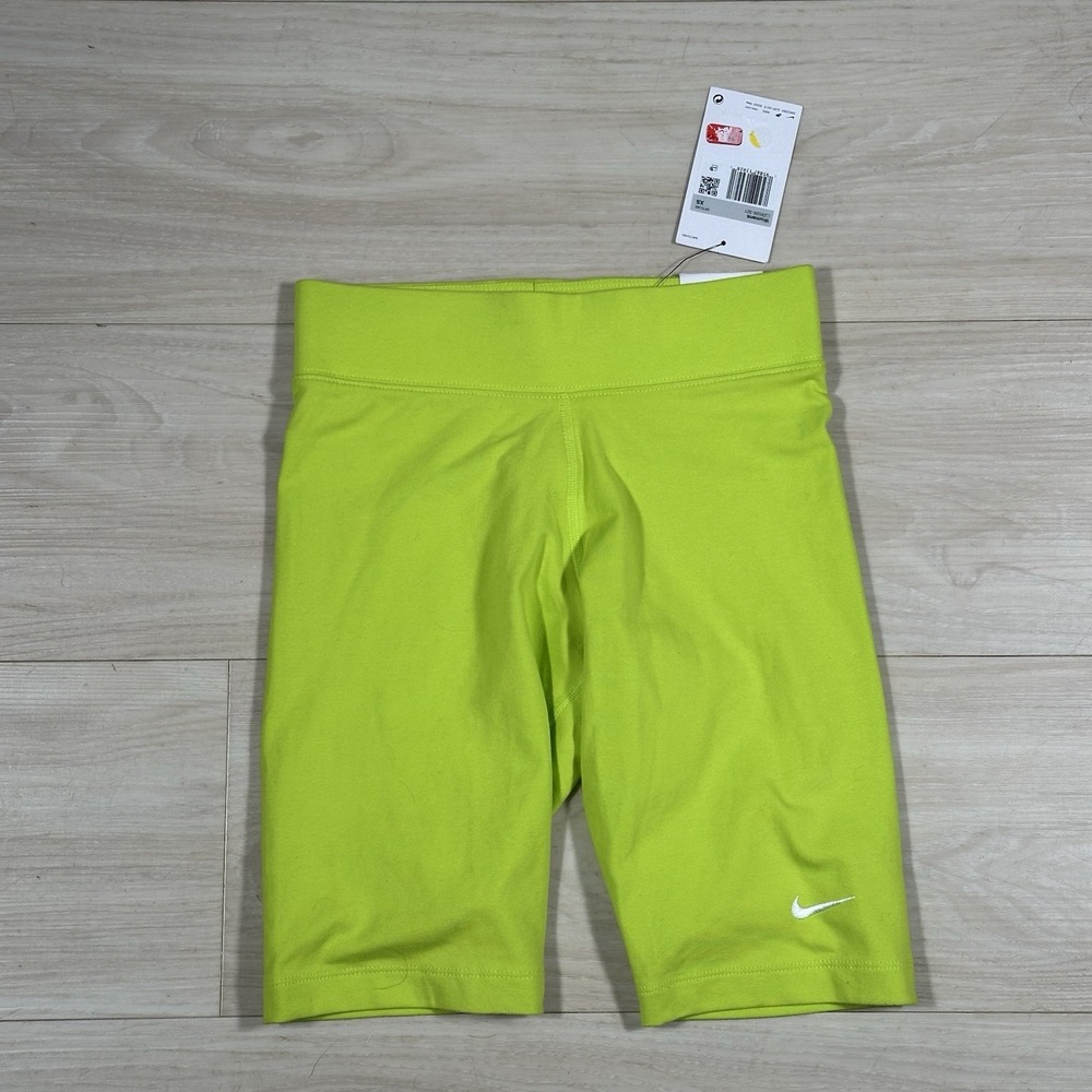 Nike Biker Shorts Size XS Womens Sportswear Essentials Neon‎ Green Mid Rise